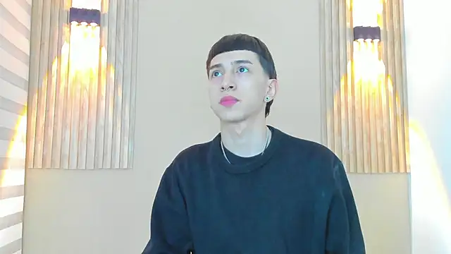 Snapshot of lian_cameron chatting on February 19, 2026, 3:57 am lian cameron online show from February 19, 2026, 3:57 am