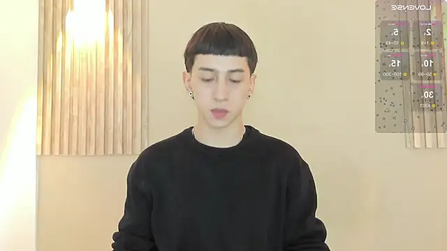 Snapshot of lian_cameron chatting on February 24, 2026, 3:59 am lian cameron online show from February 24, 2026, 3:59 am