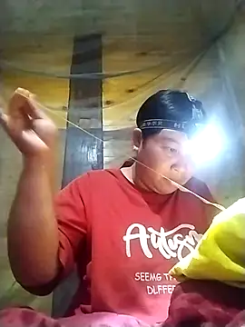 Snapshot of kussecka chatting on February 16, 2026, 12:18 am kussecka online show from February 16, 2026, 12:18 am