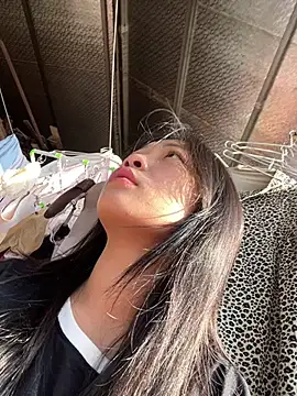 Lyn-be99 online show from March 30, 2026, 12:55 am