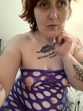 Snapshot of Tiara_XOX chatting on July 7, 2026, 10:41 am Tiara XOX online show from July 7, 2026, 10:41 am