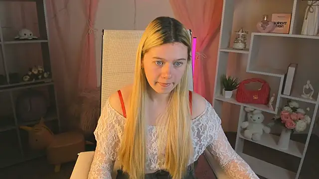 Snapshot of CelestineMauriac chatting on April 15, 2026, 6:59 pm CelestineMauriac online show from April 15, 2026, 6:59 pm