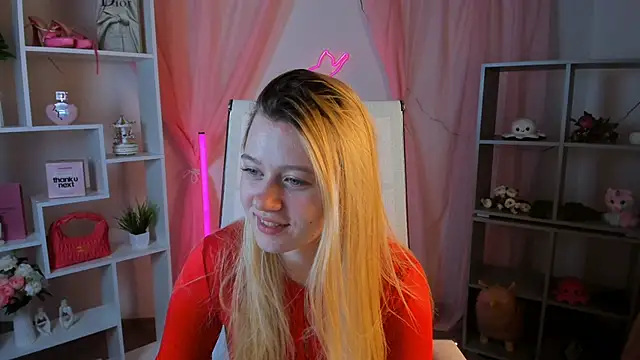Snapshot of CelestineMauriac chatting on May 16, 2026, 6:17 pm CelestineMauriac online show from May 16, 2026, 6:17 pm