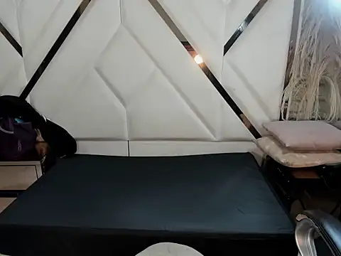 Shara Oz online show from February 28, 2026, 2:56 am