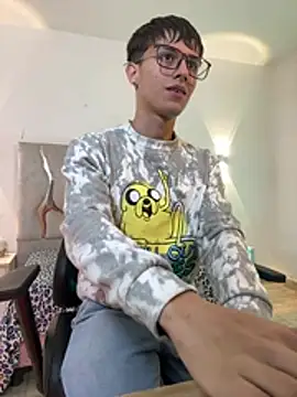 Snapshot of EVAN_TAY chatting on February 18, 2026, 3:13 am EVAN TAY online show from February 18, 2026, 3:13 am