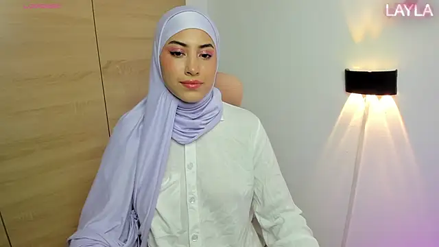 Snapshot of LAY_LA_ chatting on February 5, 2026, 11:20 pm LAY LA online show from February 5, 2026, 11:20 pm