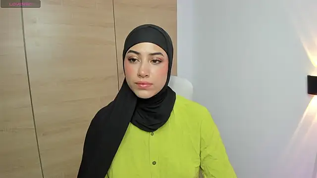 Snapshot of LAY_LA_ chatting on February 12, 2026, 8:59 pm LAY LA online show from February 12, 2026, 8:59 pm