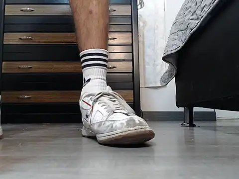 thomass1018 online show from July 10, 2026, 8:11 pm