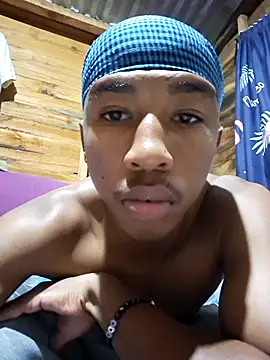 Snapshot of Peterveero12 chatting on February 11, 2026, 7:19 pm Peterveero12 online show from February 11, 2026, 7:19 pm