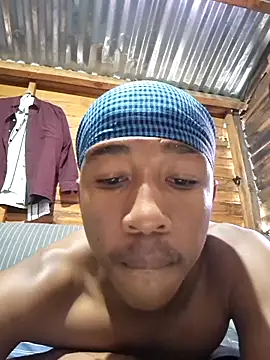 Snapshot of Peterveero12 chatting on February 22, 2026, 2:26 pm Peterveero12 online show from February 22, 2026, 2:26 pm