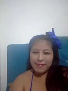 Snapshot of LaylaWinxxx chatting on February 4, 2026, 1:22 am LaylaWinxxx online show from February 4, 2026, 1:22 am