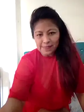 Snapshot of LaylaWinxxx chatting on February 5, 2026, 3:27 pm LaylaWinxxx online show from February 5, 2026, 3:27 pm