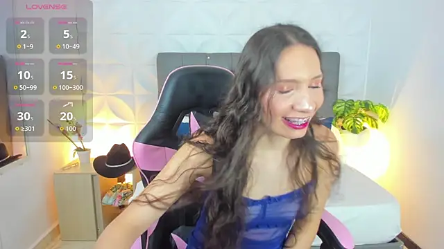 Snapshot of valeryn__rosse chatting on May 8, 2026, 2:06 am valeryn rosse online show from May 8, 2026, 2:06 am