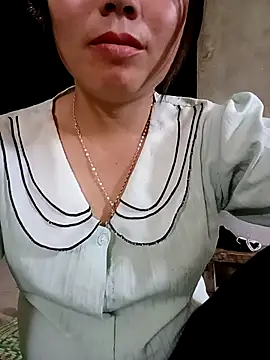 Rose-222 online show from April 6, 2026, 5:52 am