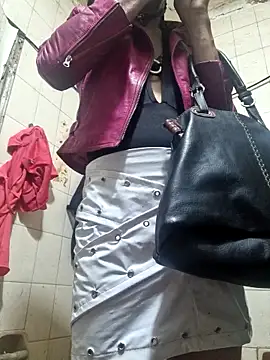 Snapshot of veronicatvcroosleather chatting on February 2, 2026, 2:10 am veronicatvcroosleather online show from February 2, 2026, 2:10 am