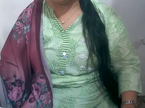 Snapshot of Cute_Aliyaa chatting on March 2, 2026, 8:10 am Cute Aliyaa online show from March 2, 2026, 8:10 am