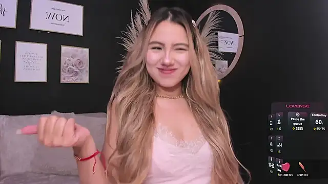 Isa cortes  online show from February 23, 2026, 12:46 pm