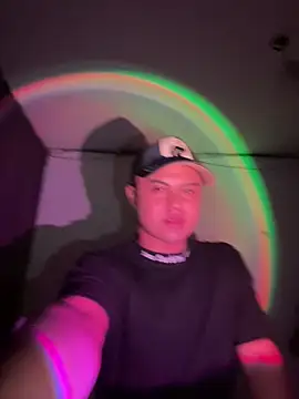 andresmahecha777 online show from February 25, 2026, 5:28 am