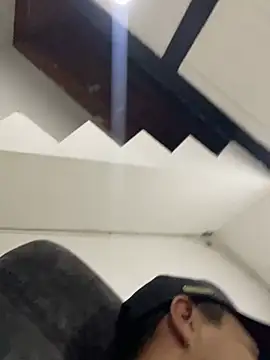 andresmahecha777 online show from March 17, 2026, 2:05 am