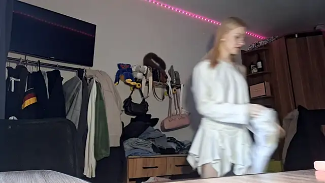 Snapshot of ChongTreece chatting on February 6, 2026, 5:12 am ChongTreece online show from February 6, 2026, 5:12 am