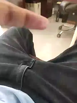 jesse pinkman99 online show from February 20, 2026, 8:05 am