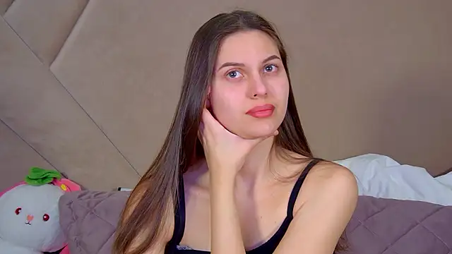 Snapshot of AliceVersal chatting on February 5, 2026, 4:06 am AliceVersal online show from February 5, 2026, 4:06 am