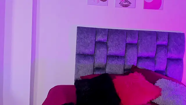 Isabella Moon9 online show from February 7, 2026, 11:36 am