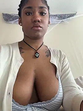 Ebonythroat777 online show from June 1, 2026, 7:04 pm