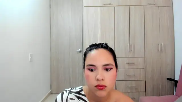 Snapshot of Hannakitten77 chatting on February 5, 2026, 10:36 pm Hannakitten77 online show from February 5, 2026, 10:36 pm