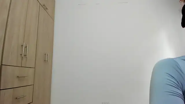 Snapshot of Hannakitten77 chatting on February 25, 2026, 10:41 pm Hannakitten77 online show from February 25, 2026, 10:41 pm