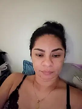 Snapshot of luna_pinky chatting on February 8, 2026, 6:33 pm luna pinky online show from February 8, 2026, 6:33 pm