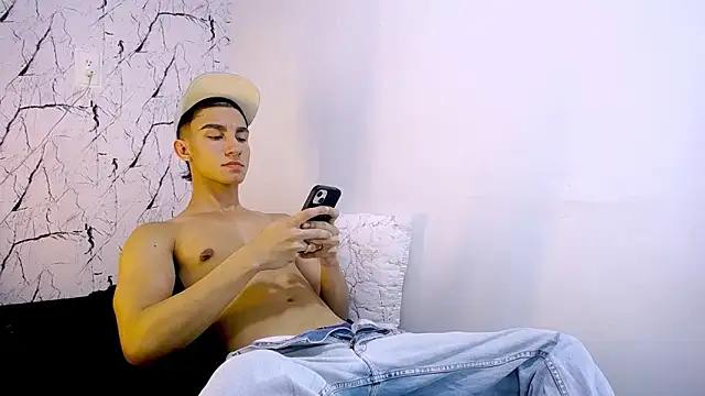 Snapshot of BabyAndy_ chatting on April 8, 2026, 12:10 am BabyAndy online show from April 8, 2026, 12:10 am
