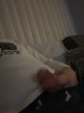 Snapshot of Ateslipanter31 chatting on March 15, 2026, 12:05 am Ateslipanter31 online show from March 15, 2026, 12:05 am