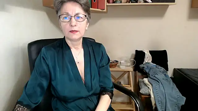 katemodel online show from November 21, 2025, 8:13 am