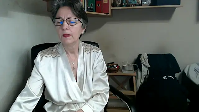 katemodel online show from December 15, 2025, 8:29 am