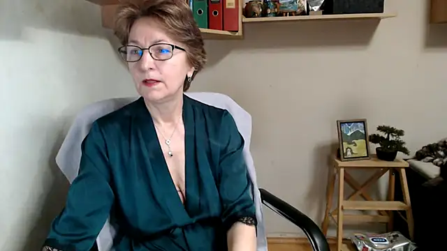 katemodel online show from January 14, 2026, 7:47 am