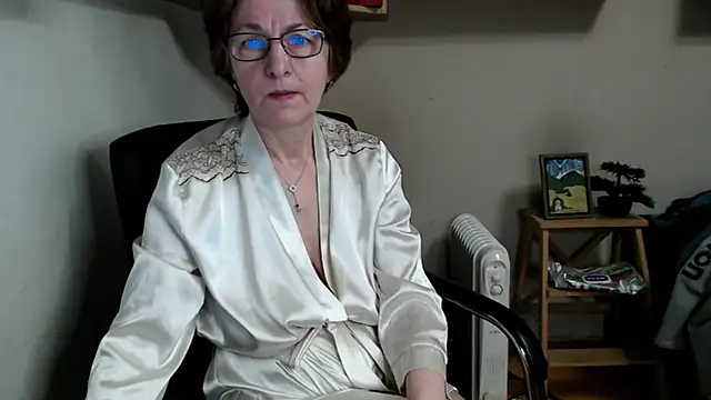 katemodel online show from March 6, 2026, 7:05 am