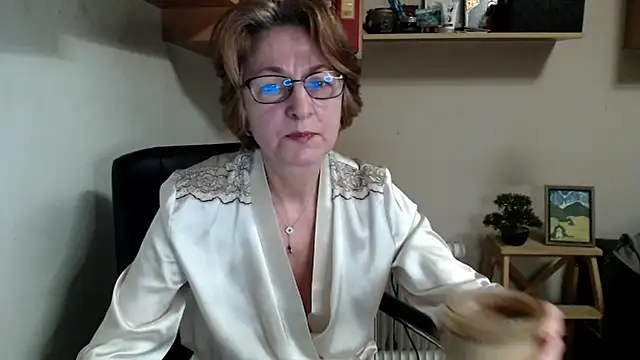 katemodel online show from April 15, 2026, 6:20 am