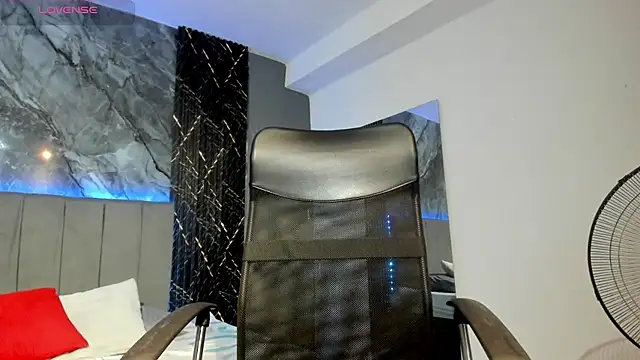 milo cruz  online show from February 13, 2026, 5:58 am