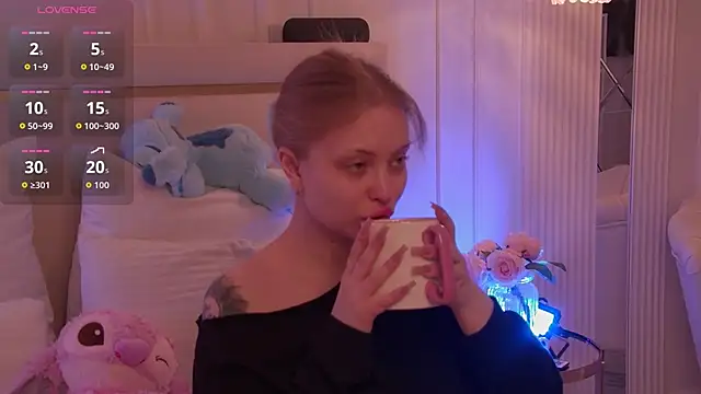 Snapshot of MollyHilton chatting on February 3, 2026, 3:04 am MollyHilton online show from February 3, 2026, 3:04 am