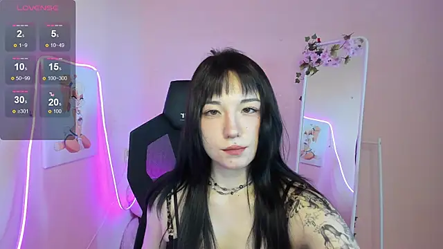 AliceeinWonderlanddd online show from June 8, 2026, 2:34 am