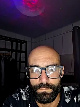 Snapshot of Robsonitj90 chatting on May 6, 2026, 11:21 pm Robsonitj90 online show from May 6, 2026, 11:21 pm