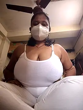 Snapshot of Curvy_Trisha chatting on February 6, 2026, 5:23 am Curvy Trisha online show from February 6, 2026, 5:23 am