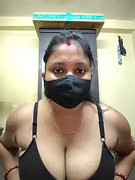 Curvy Trisha online show from May 23, 2026, 3:05 pm