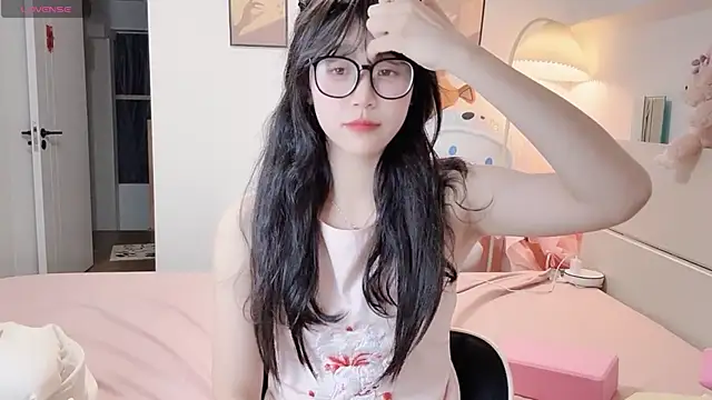 Snapshot of Luminous4173 chatting on May 8, 2026, 12:10 pm Luminous4173 online show from May 8, 2026, 12:10 pm