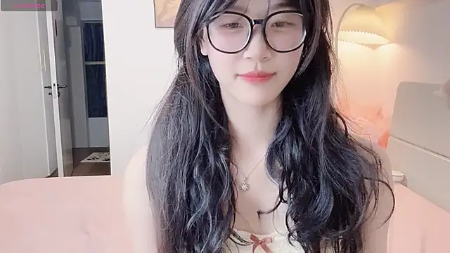 Snapshot of Luminous4173 chatting on May 12, 2026, 12:57 pm Luminous4173 online show from May 12, 2026, 12:57 pm