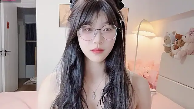 Snapshot of Luminous4173 chatting on May 29, 2026, 12:58 pm Luminous4173 online show from May 29, 2026, 12:58 pm