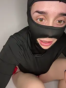 Snapshot of Mishelxxx2 chatting on February 5, 2026, 8:35 pm Mishelxxx2 online show from February 5, 2026, 8:35 pm