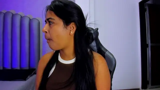 Snapshot of Shirleytaylor- chatting on March 9, 2026, 11:25 am Shirleytaylor- online show from March 9, 2026, 11:25 am