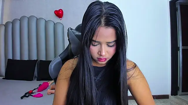 Snapshot of Shirleytaylor- chatting on March 24, 2026, 11:37 am Shirleytaylor- online show from March 24, 2026, 11:37 am